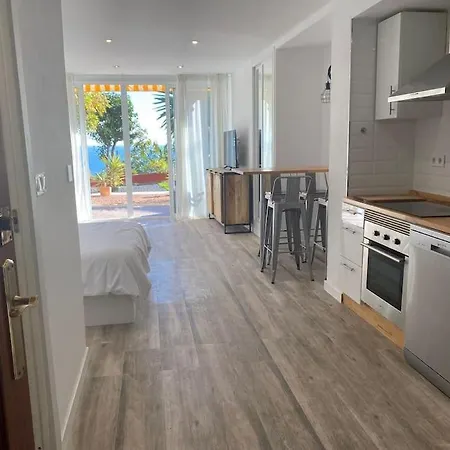 Garden - Sea Views Apartmán